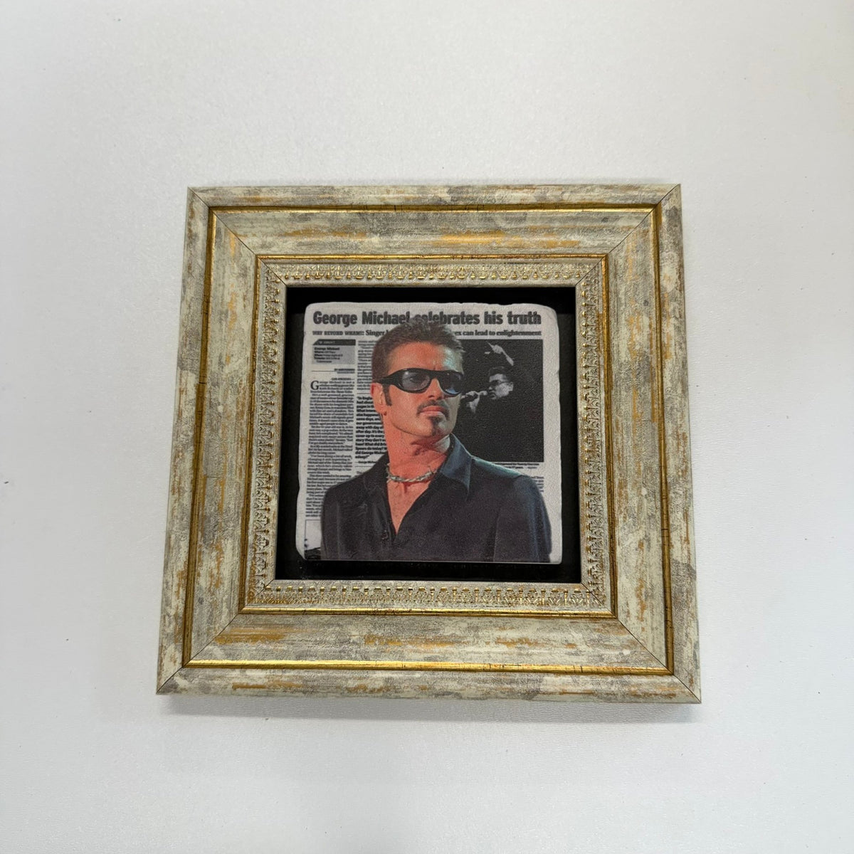 Variant Mapping v4 | george-michael-stone-coaster | with Gold Frame | sha256:b93cd9628fb1