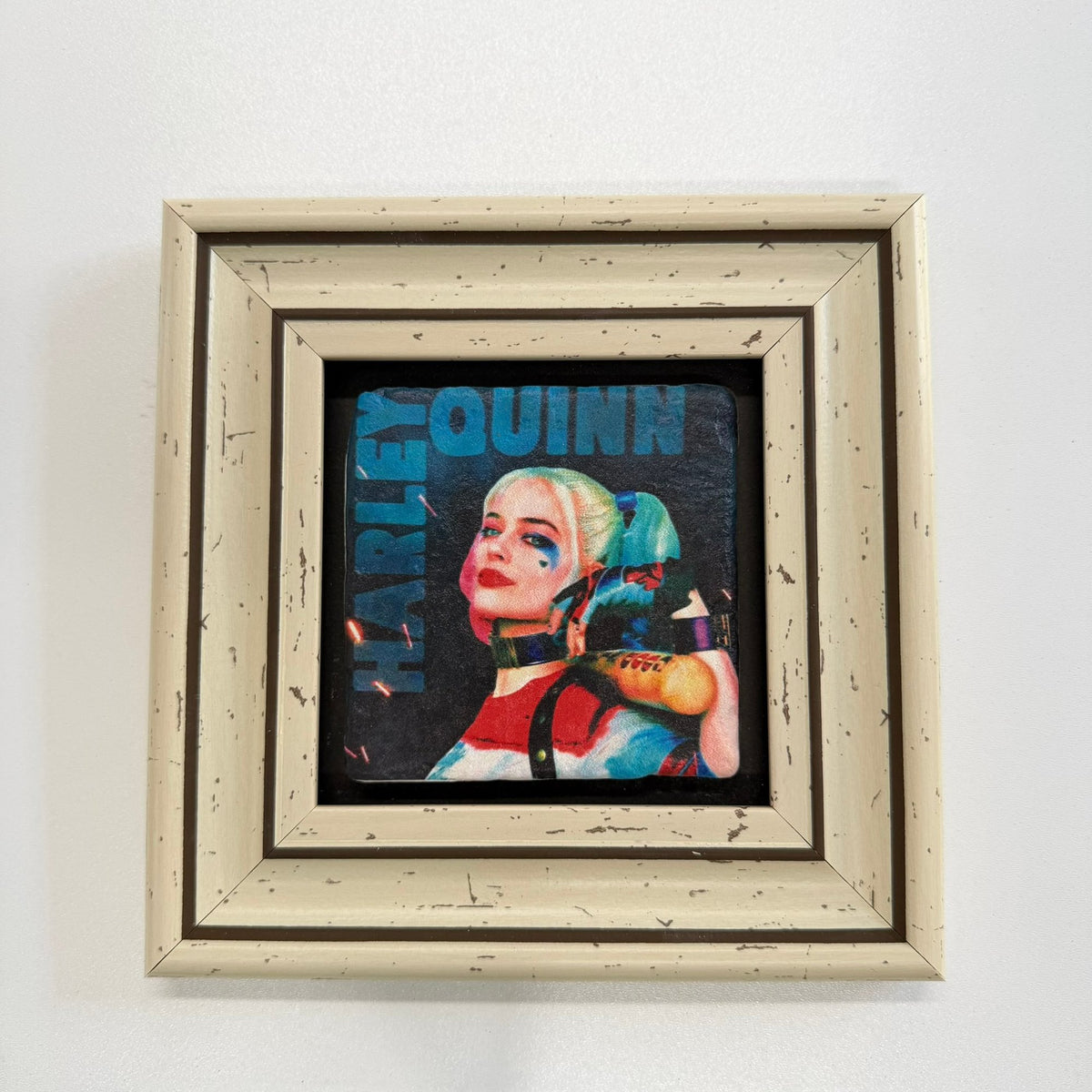 Variant Mapping v4 | harley-quinn-movie-natural-stone-coaster | with White Frame | sha256:a8a8bf99a358