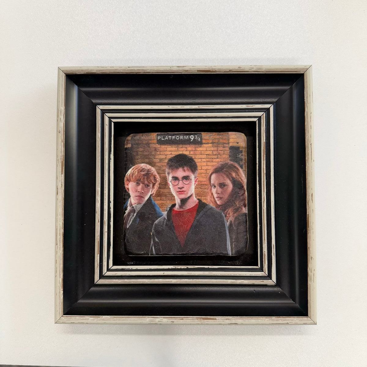 Variant Mapping v4 | harry-potter-9-and-three-quarters-natural-stone-coaster | with Black Frame | sha256:5687699dce5d
