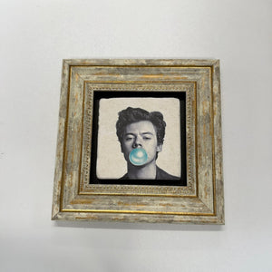 Variant Mapping v4 | harry-styles-bubble-gum-natural-stone-coaster | with Gold Frame | sha256:6aeb0f68f2ff
