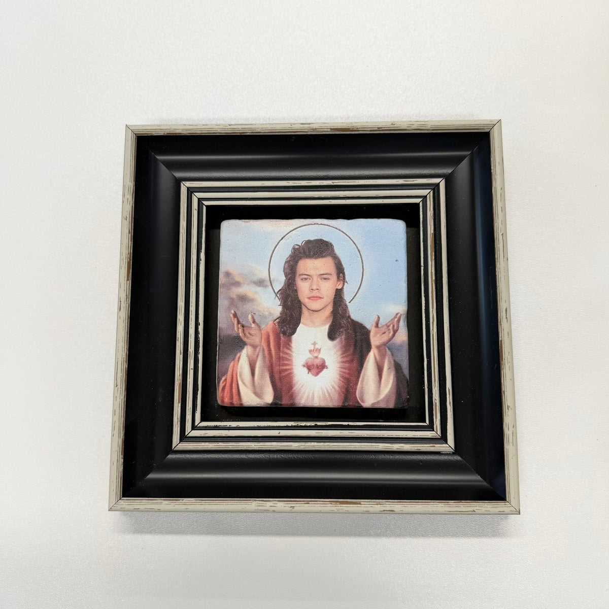 Variant Mapping v4 | harry-styles-jesus-natural-stone-coaster | with Black Frame | sha256:2c930e0f96b7