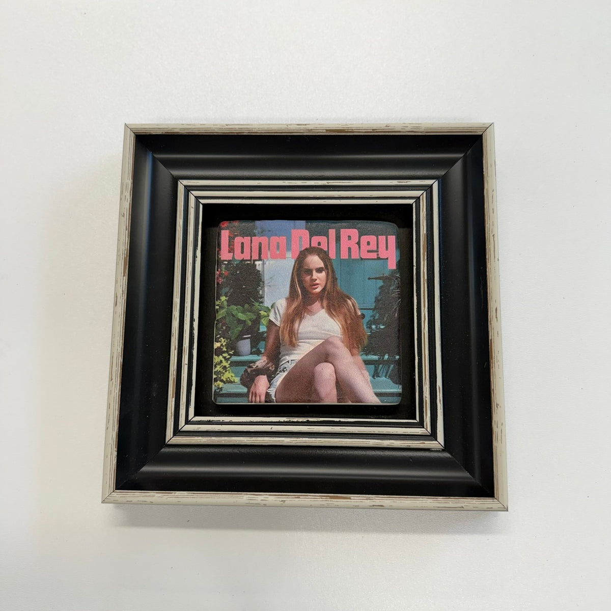 Variant Mapping v4 | lana-del-rey-natural-stone-coaster | with Black Frame | sha256:4c3fbb3e31cc