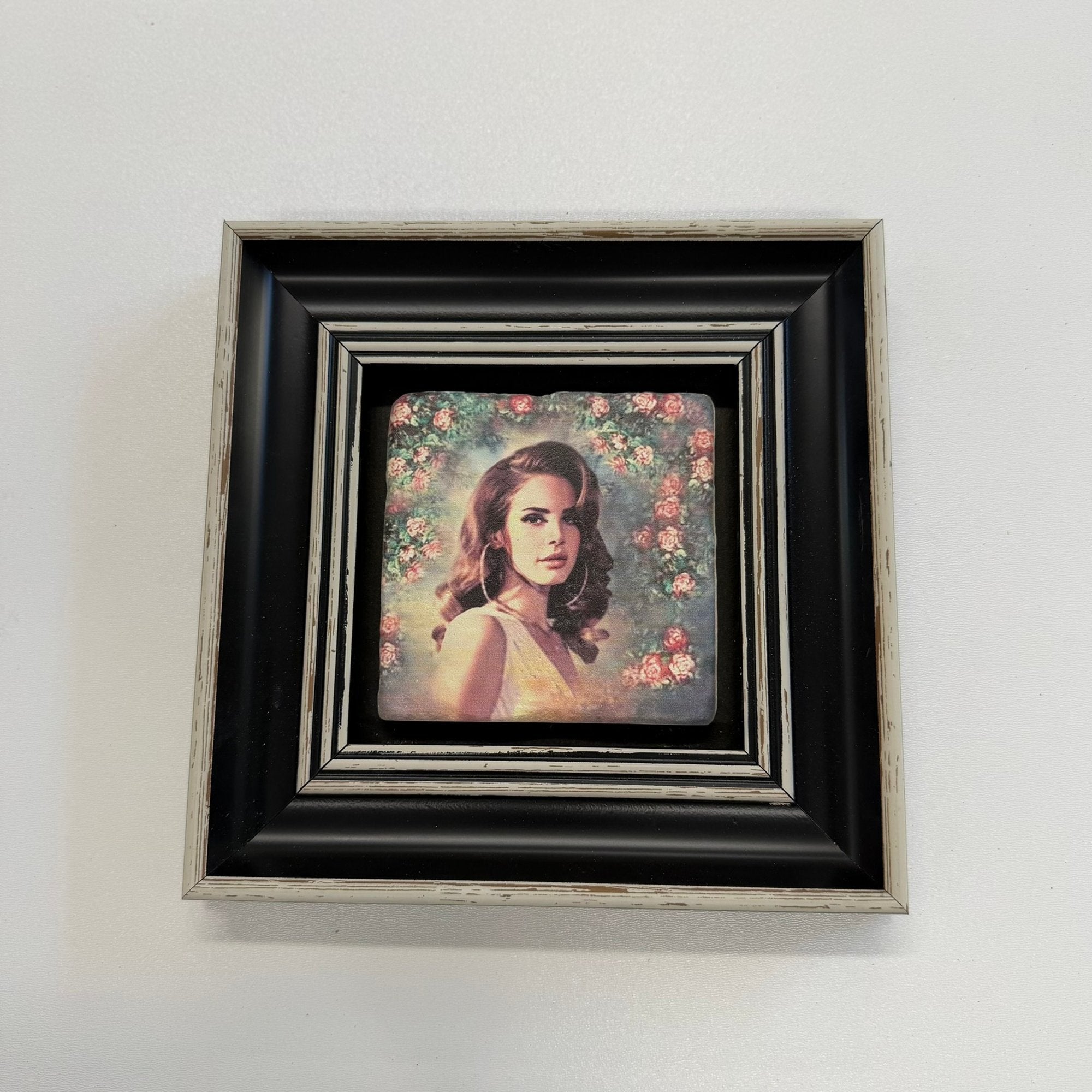 Variant Mapping v4 | lana-del-rey-rose-wreath-stone-coaster | with Black Frame | sha256:1f3425c5692a