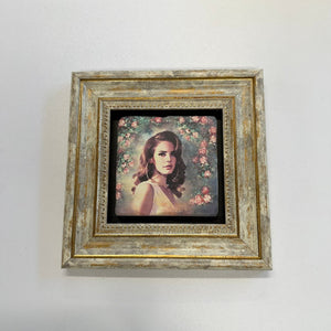 Variant Mapping v4 | lana-del-rey-rose-wreath-stone-coaster | with Gold Frame | sha256:2252378562fc