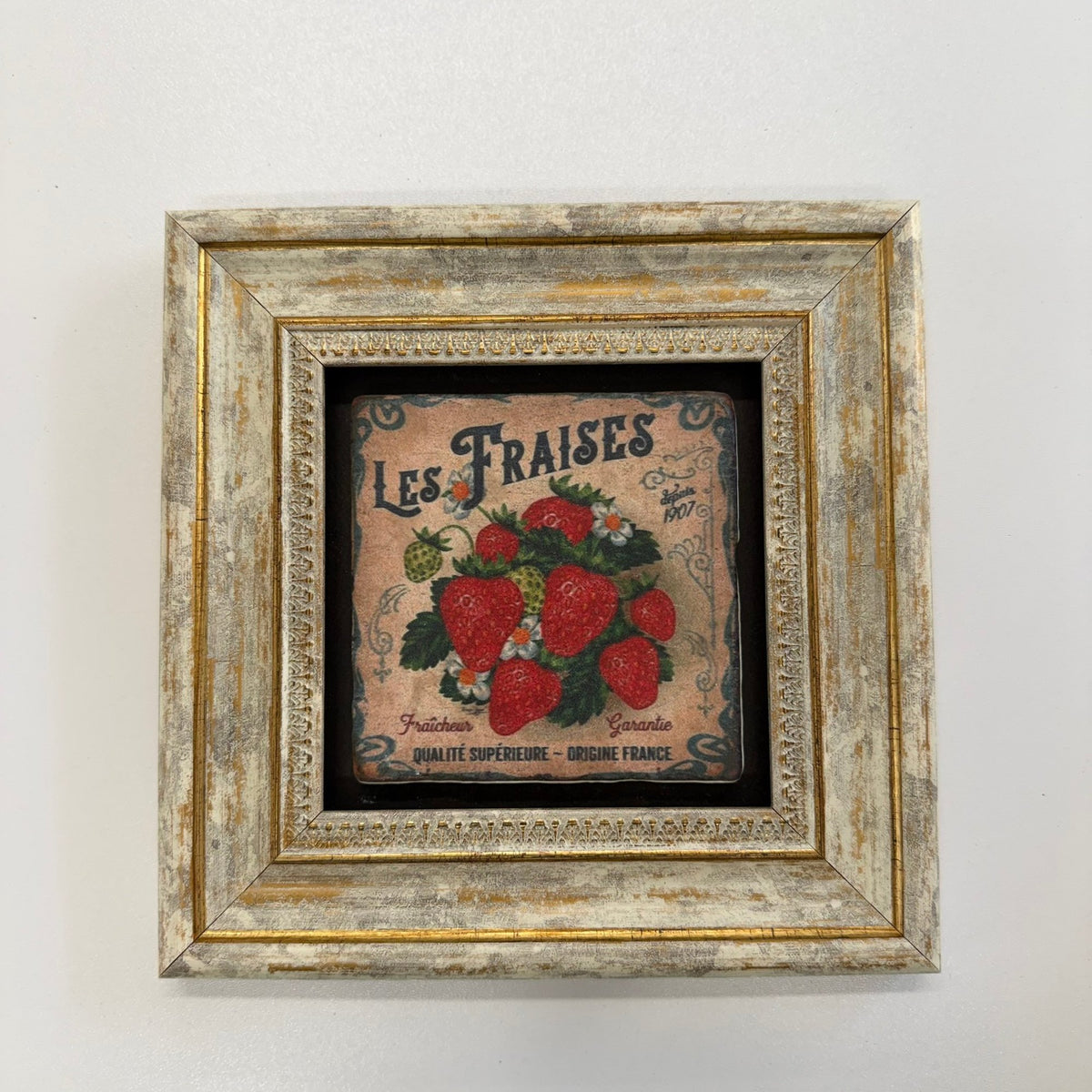 Variant Mapping v4 | les-fraises-natural-stone-food-coaster | with Gold Frame | sha256:f57ff5538a2d