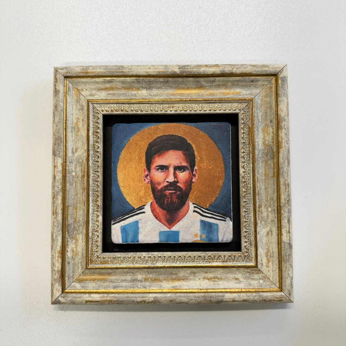 Variant Mapping v4 | lionel-messi-natural-stone-soccer-coaster | with Gold Frame | sha256:b9a24977514f