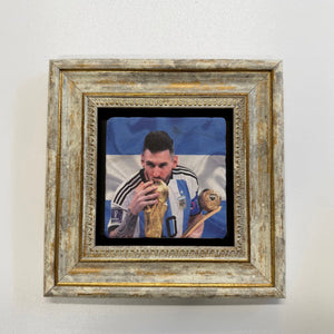 Variant Mapping v4 | lionel-messi-natural-travertine-stone-coaster | with Gold Frame | sha256:10eda168887c
