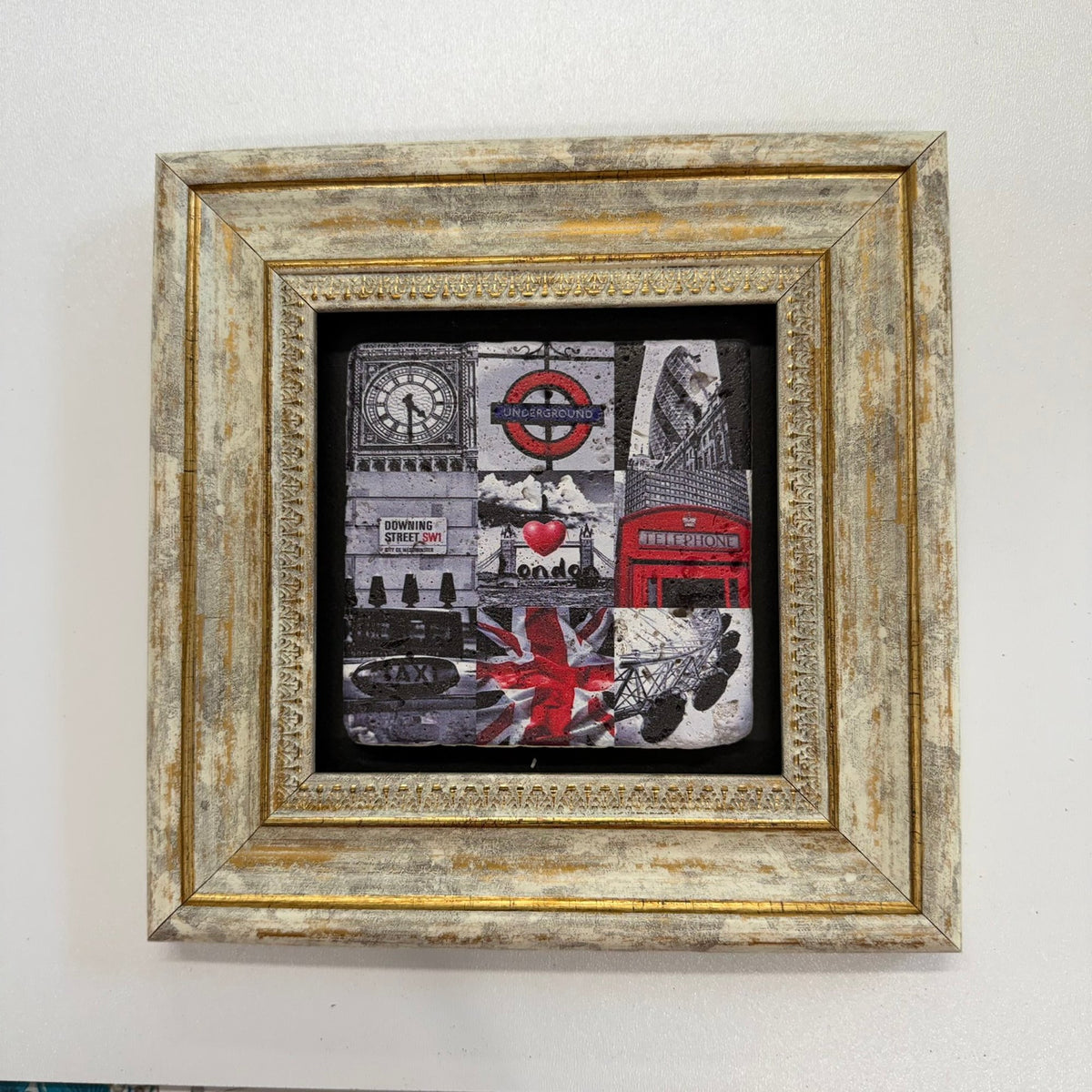 Variant Mapping v4 | london-black-and-white-natural-travertine-stone-coaster | with Gold Frame | sha256:bd99fb2ed58f