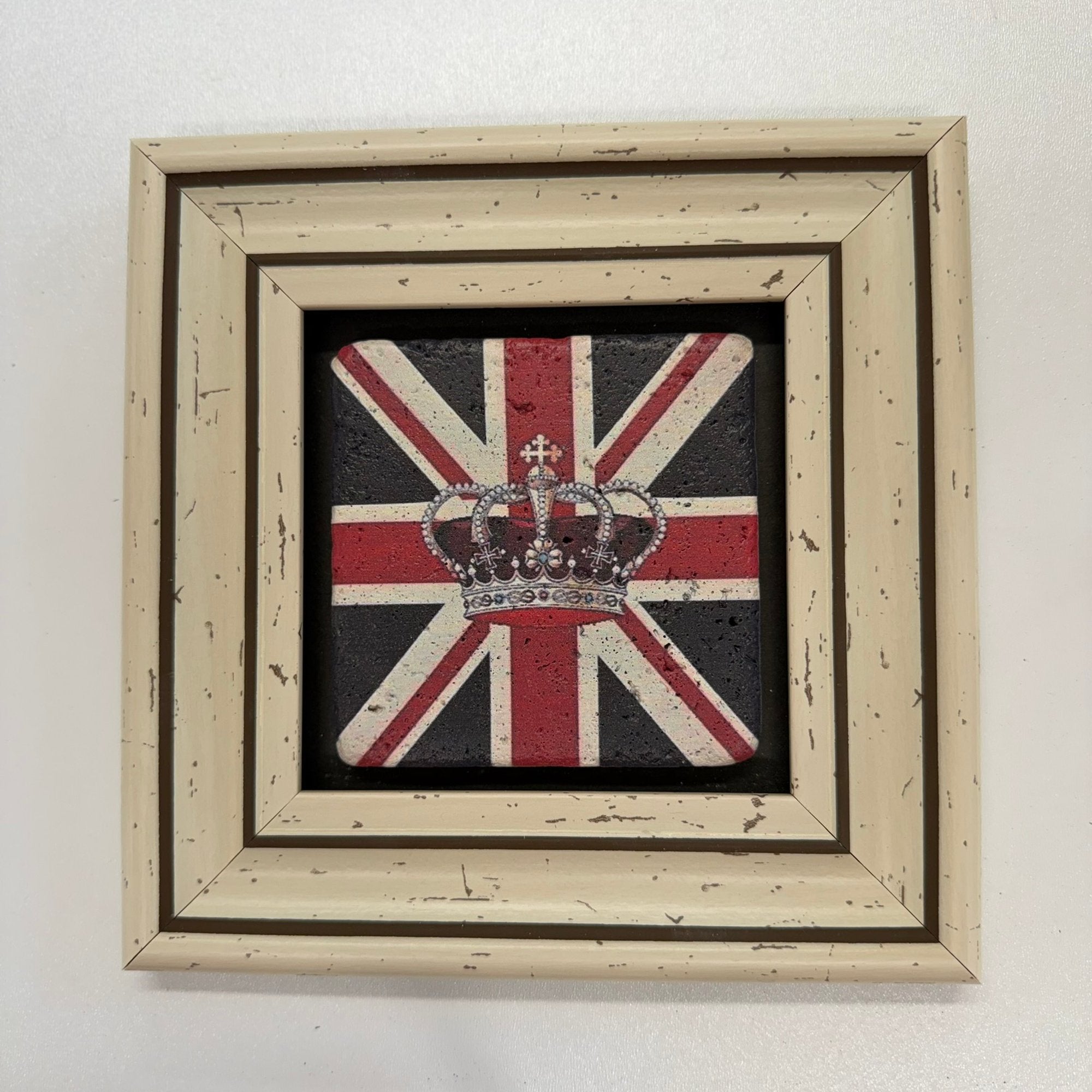 Variant Media V2 | london-london-crown-natural-stone-coaster | white | variant_main | sha256:a47588e90985