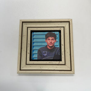 Variant Mapping v4 | louis-tomlinson-natural-stone-coaster | with White Frame | sha256:07ab5c4746eb