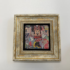 Variant Mapping v4 | minnie-mouse-finger-pop-art-natural-stone-coaster | with Gold Frame | sha256:87c1df011084