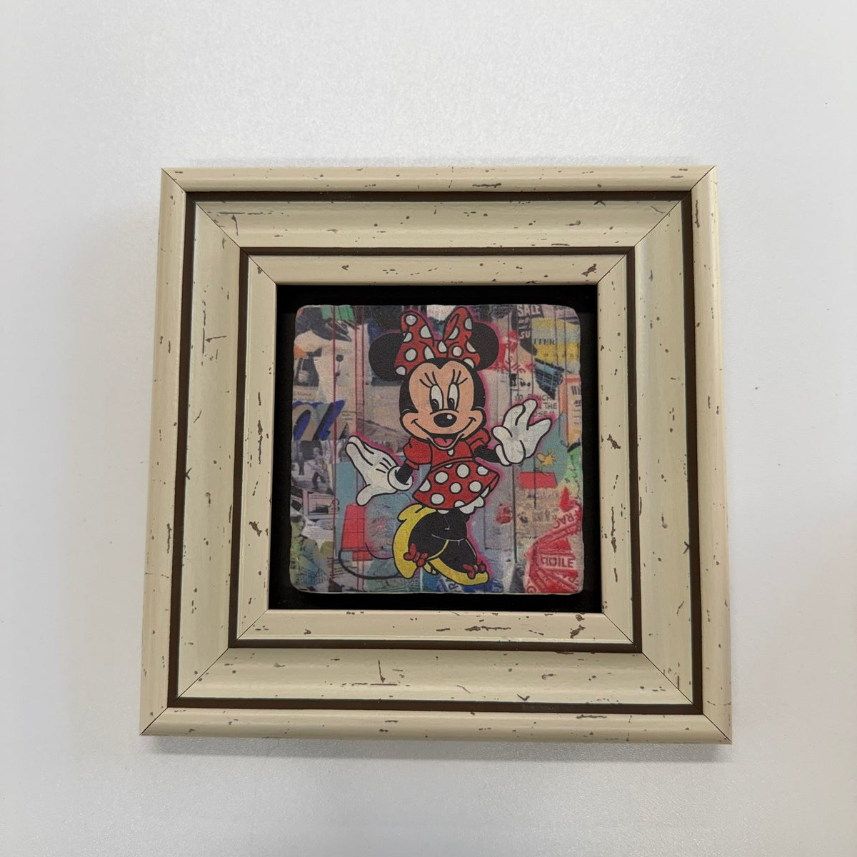 Variant Mapping v4 | minnie-mouse-finger-pop-art-natural-stone-coaster | with White Frame | sha256:d502b2b7b431