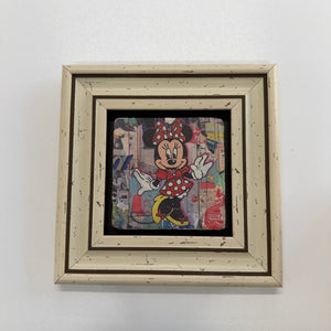 Variant Mapping v4 | minnie-mouse-finger-pop-art-natural-stone-coaster | with White Frame | sha256:d502b2b7b431