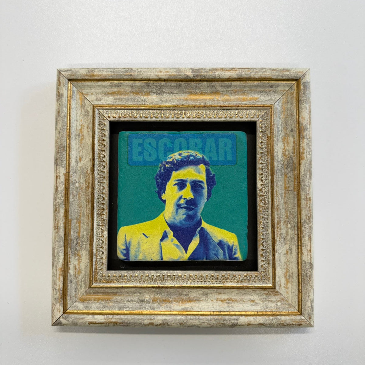Variant Mapping v4 | pablo-escobar-natural-stone-coaster | with Gold Frame | sha256:8199744721c6