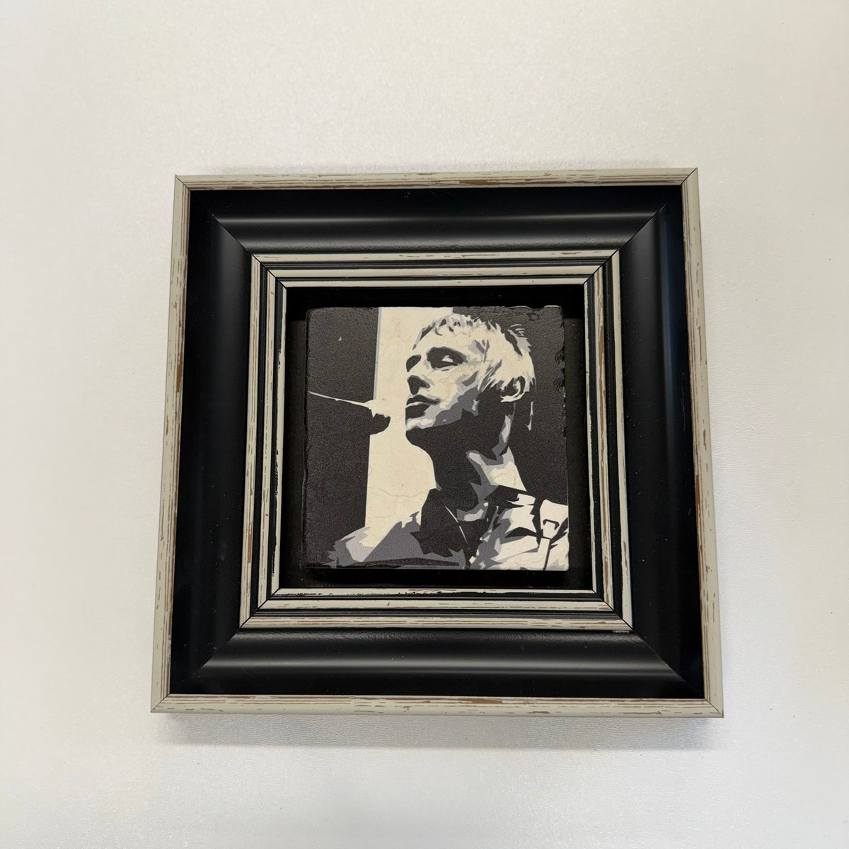 Variant Mapping v4 | paul-weller-uk-modern-rock-natural-stone-coaster | with Black Frame | sha256:9debda6f2bed