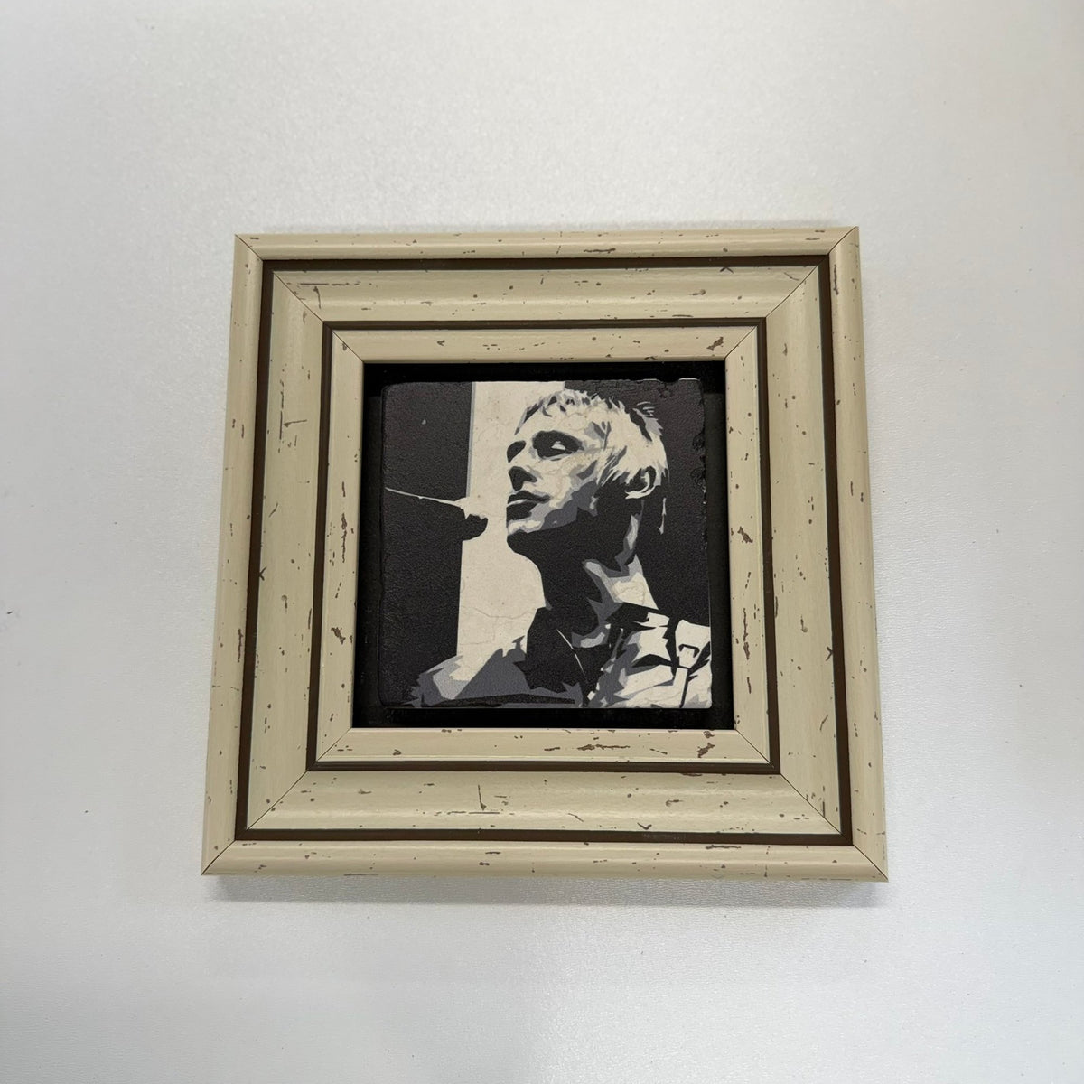 Variant Mapping v4 | paul-weller-uk-modern-rock-natural-stone-coaster | with White Frame | sha256:5eee50d19fe2