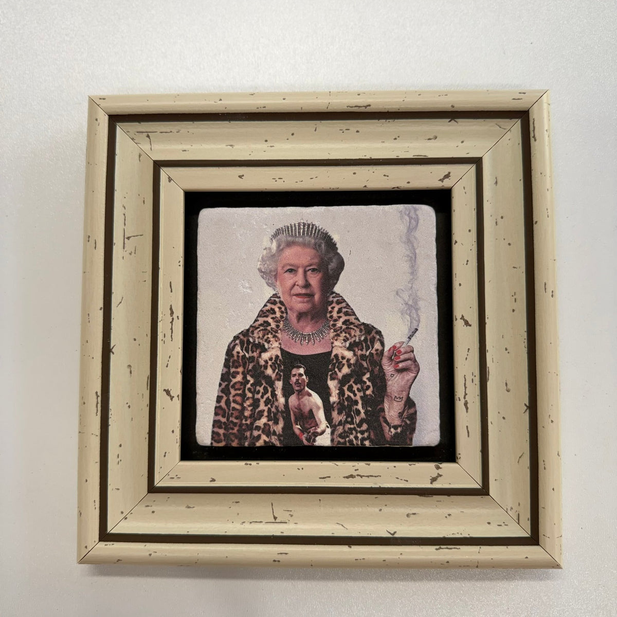 Variant Mapping v4 | queen-natural-stone-smoking-coaster | with White Frame | sha256:39b5991c2658