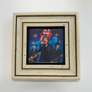 Variant Mapping v4 | rolling-stones-natural-travertine-stone-coaster | with White Frame | sha256:c66925f50415