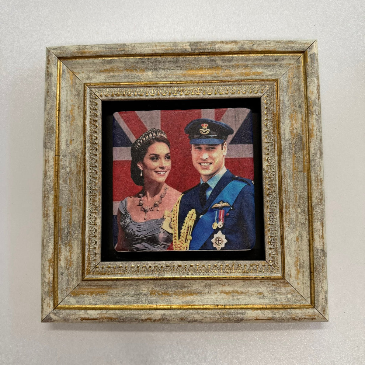 Variant Mapping v4 | royal-family-natural-stone-coaster-prince-and-princess | with Gold Frame | sha256:9c22c140b715