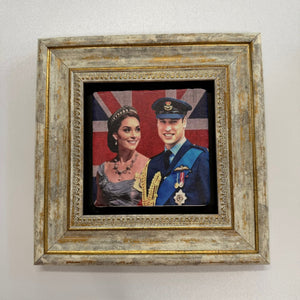 Variant Mapping v4 | royal-family-natural-stone-coaster-prince-and-princess | with Gold Frame | sha256:9c22c140b715