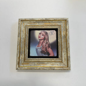 Variant Mapping v4 | sabrina-carpenter-natural-stone-coaster | with Gold Frame | sha256:cccfe65f394f