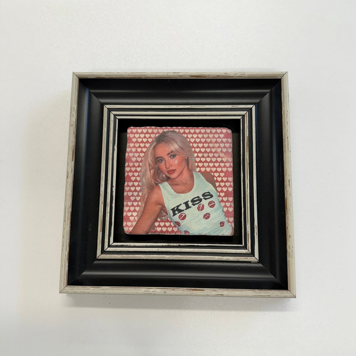 Variant Mapping v4 | sabrina-carpenter-natural-stone-kiss-coaster | with Black Frame | sha256:49012a9dfeea