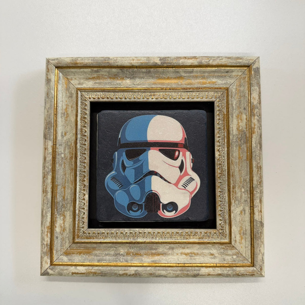 Variant Mapping v4 | star-wars-stormtrooper-natural-travertine-coaster | with Gold Frame | sha256:407fe09bfd41