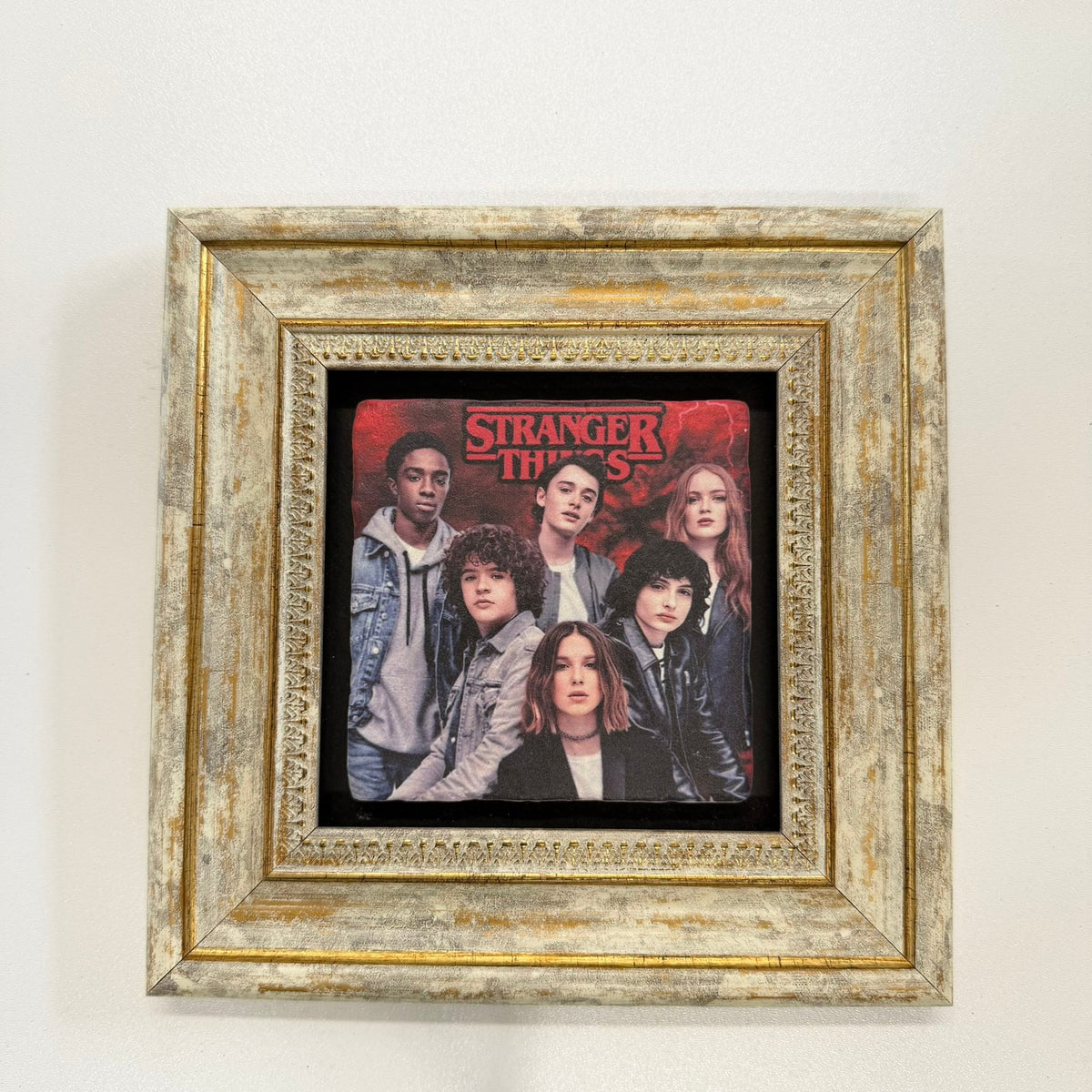 Variant Mapping v4 | stranger-things-natural-travertine-stone-coaster | with Gold Frame | sha256:d4978bbcd892