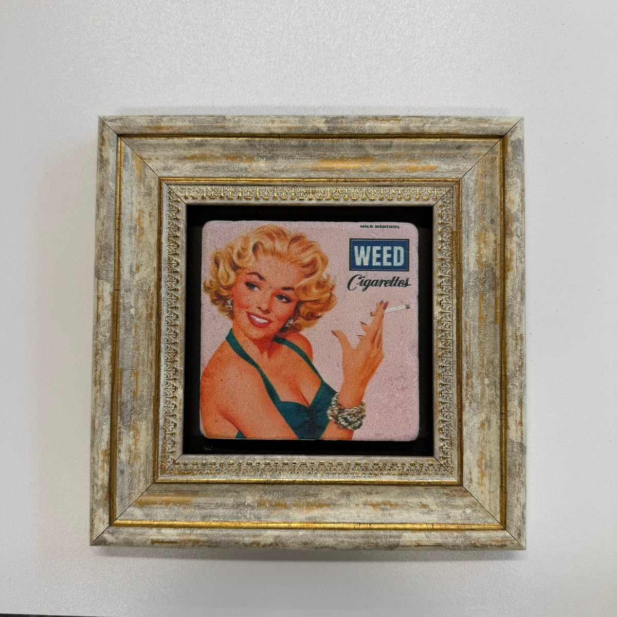 Variant Mapping v4 | weed-cigarette-retro-women-stone-coaster | with Gold Frame | sha256:e4bc996d5d16