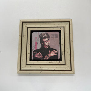 Variant Mapping v4 | zayn-malik-natural-stone-coaster | with White Frame | sha256:e881574c2108